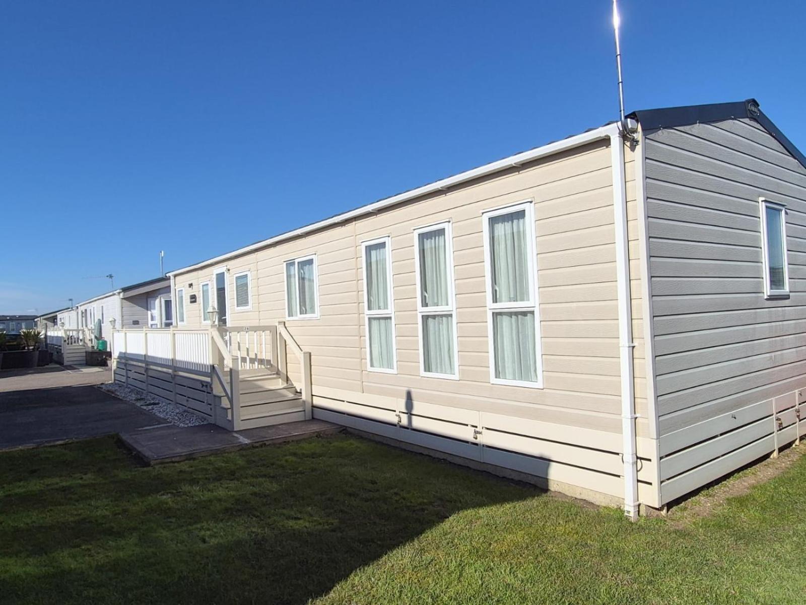 Whitstable Beaumont Hotel Seasalter Екстериор снимка